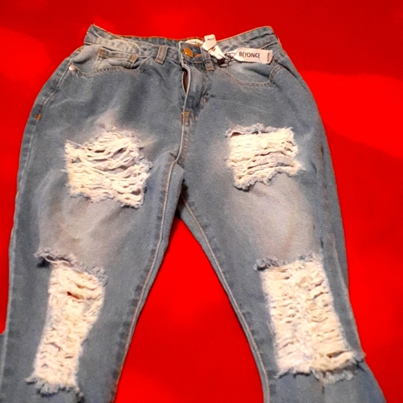 BEYONCE  New/ Vintage Women  Ripped Jeans - Picture 2 of 4